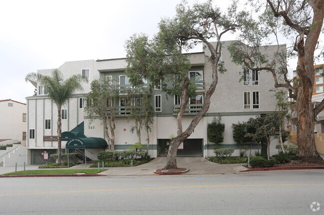 Photo - Gayley Towers