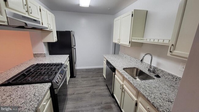 Photo - 1402 Waters Edge Dr Unit 170