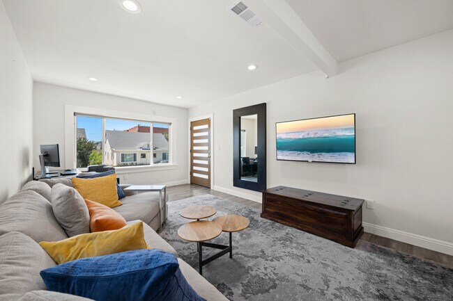 Photo - 508 N Kingsley Dr