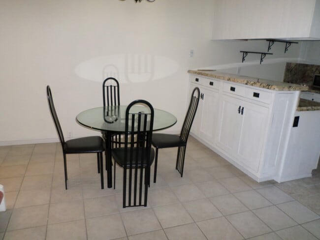 9654 Caminito Del Vida