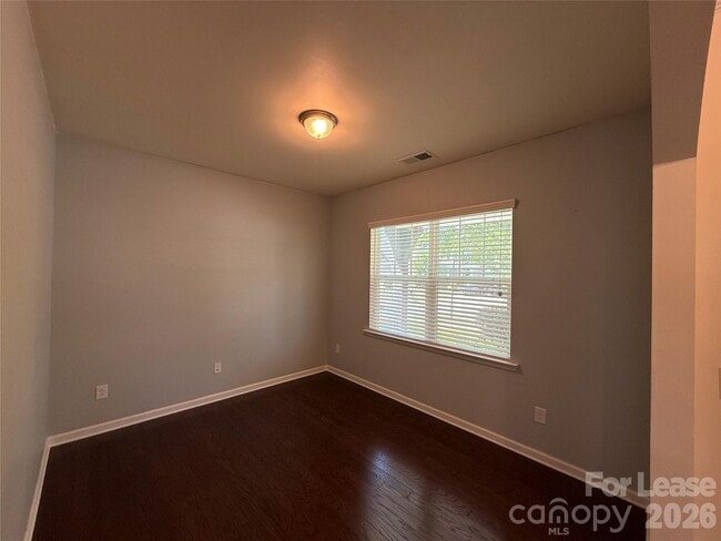Photo - 6911 Agnew Dr