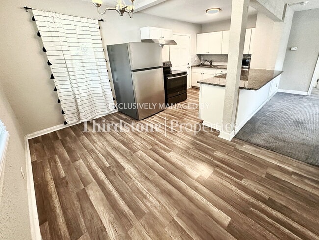 Photo - 2748 Gilmore St