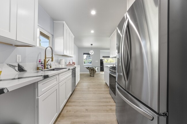 Photo - 341 E 91st St