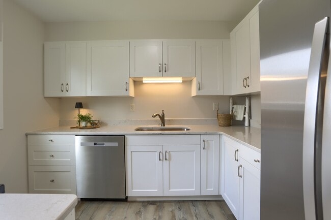 Briarcrest Gardens Townhomes & Apartments