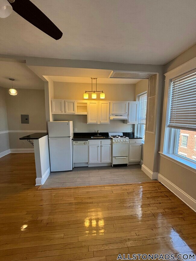 Photo - 1185 Commonwealth Ave Unidad 15