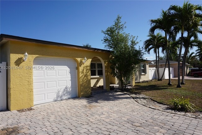 Photo - 4857 Alfresco St