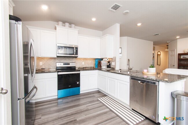 Photo - 303 Saddleback Trl