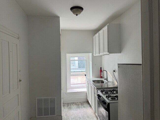 Photo - 5107 Wayne Ave Unidad 3rd Floor