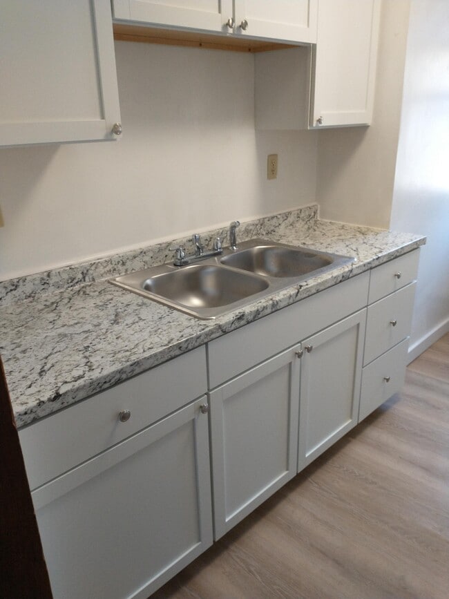 Kitchen View 2 - 702 N Aurora St Unit 3