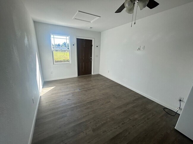 Photo - 143 Claire Ave Unidad 143 Claire Ave N  102