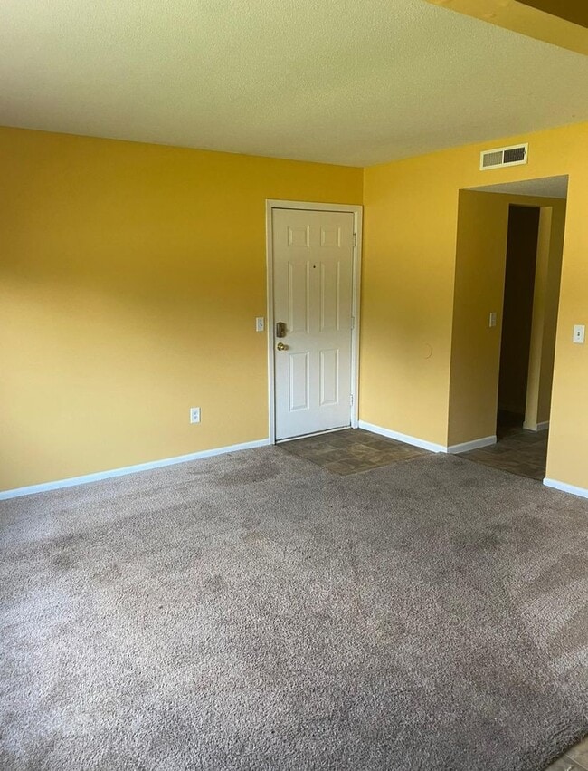 Photo - New Listing! 2 bedroom 1 bath apartment