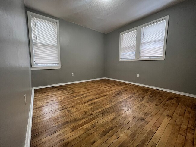 Photo - 2356 N Thomas Ave Unit #2