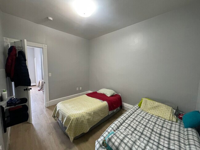 Photo - 2018 Bergenline Ave