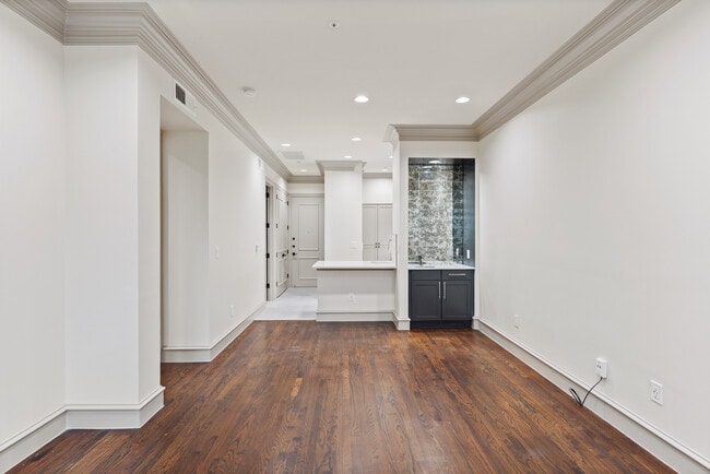 Pisos de madera auténtica - Rienzi at Turtle Creek