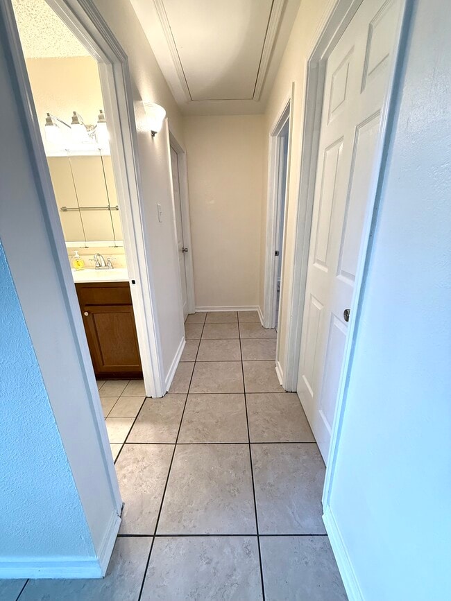 Hallway - 1114 Williams Blvd Unit 1114