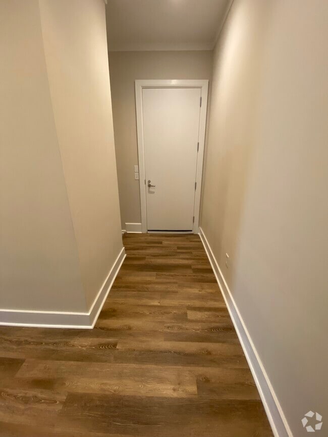 Building Photo - 1221 Bower Pky Unit 205 Rental