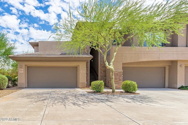 Outside Driveway and Garage - 33550 N Dove Lakes Dr Condo Unit 2034