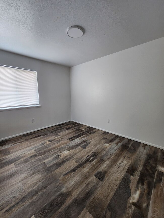 Photo - Beautifully Done Home Waiting For You...