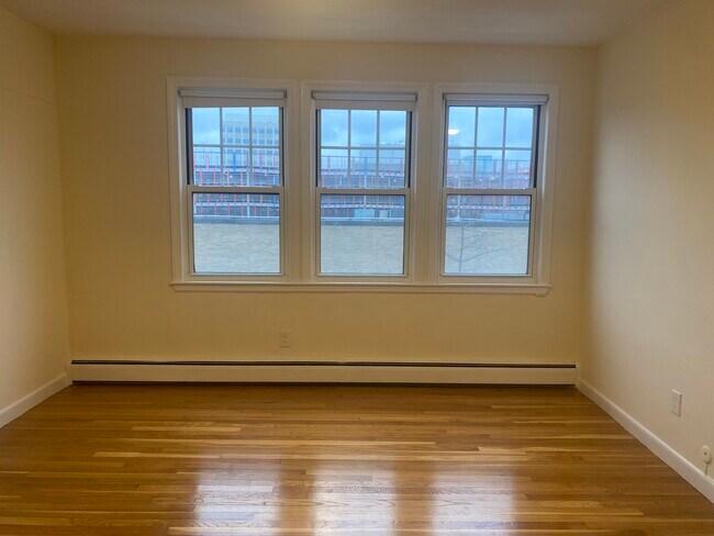 Photo - 172 N Beacon St Unit 1