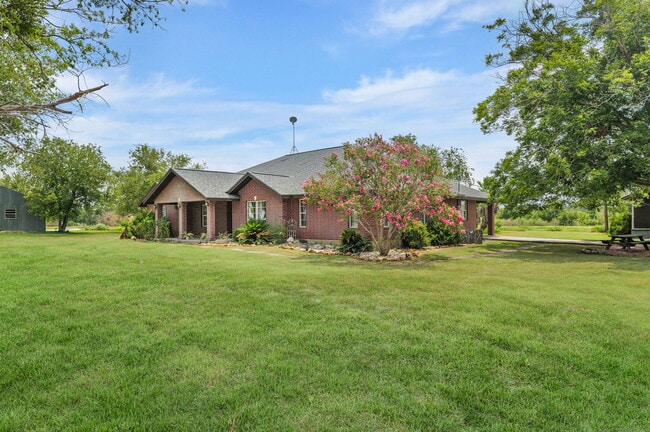 Photo - 135 Co Rd 4519