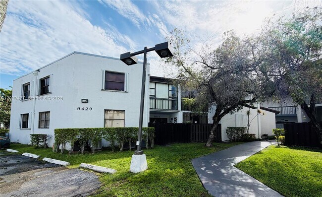 Building Photo - 9429 Fontainebleau Blvd Unit 201-33