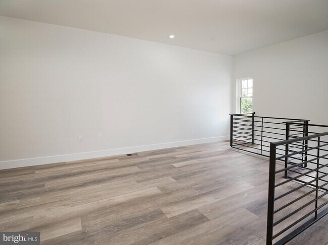 Photo - 303 Fountain St