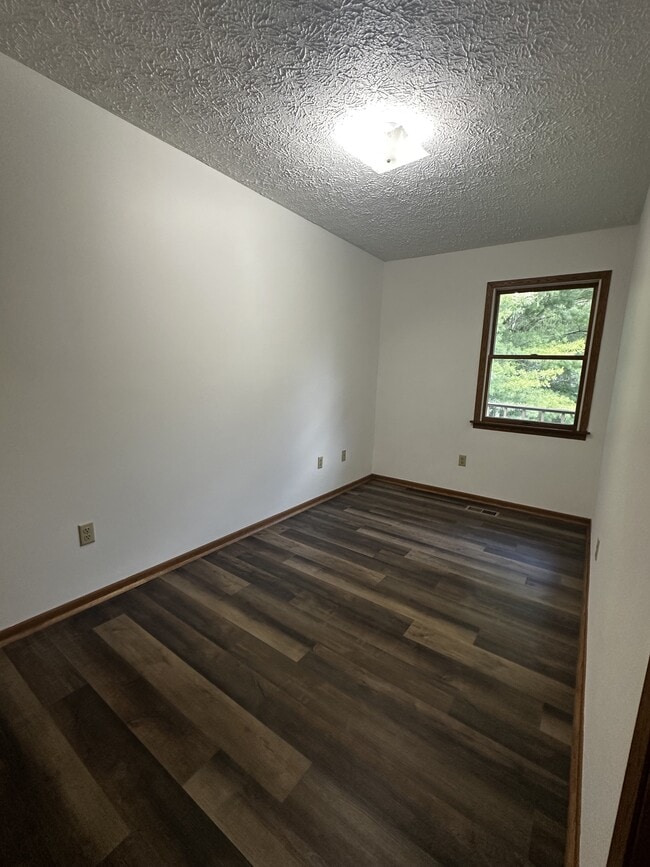 Photo - 106 Sharon Dr