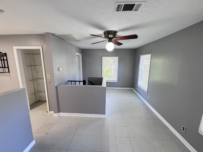 Photo - 817 N Forest Dr