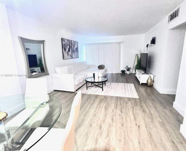 Photo - 400 Kings Point Dr Unidad 1224
