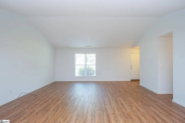 Photo - 106 Greenapple Way