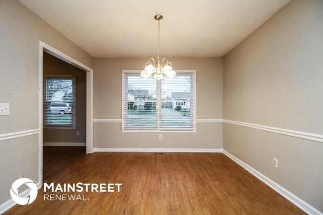 Photo - 592 Woodcrest Dr