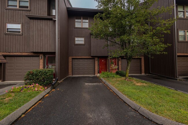 Building Photo - 166 Natchaug Dr Rental