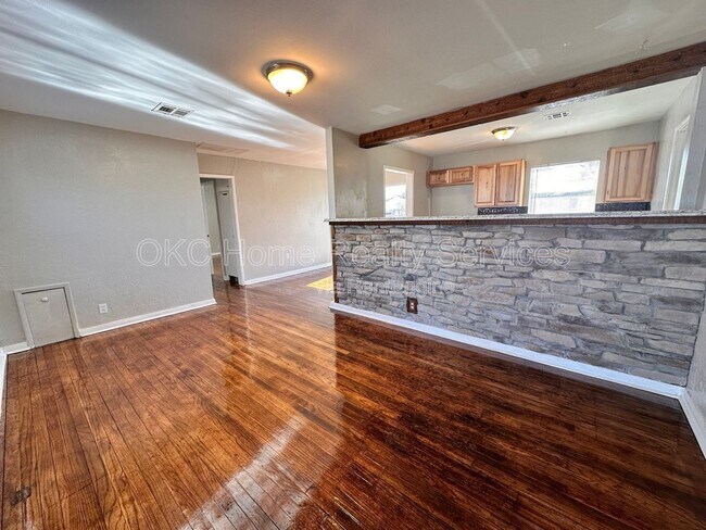 Photo - 312 Bolton Pl