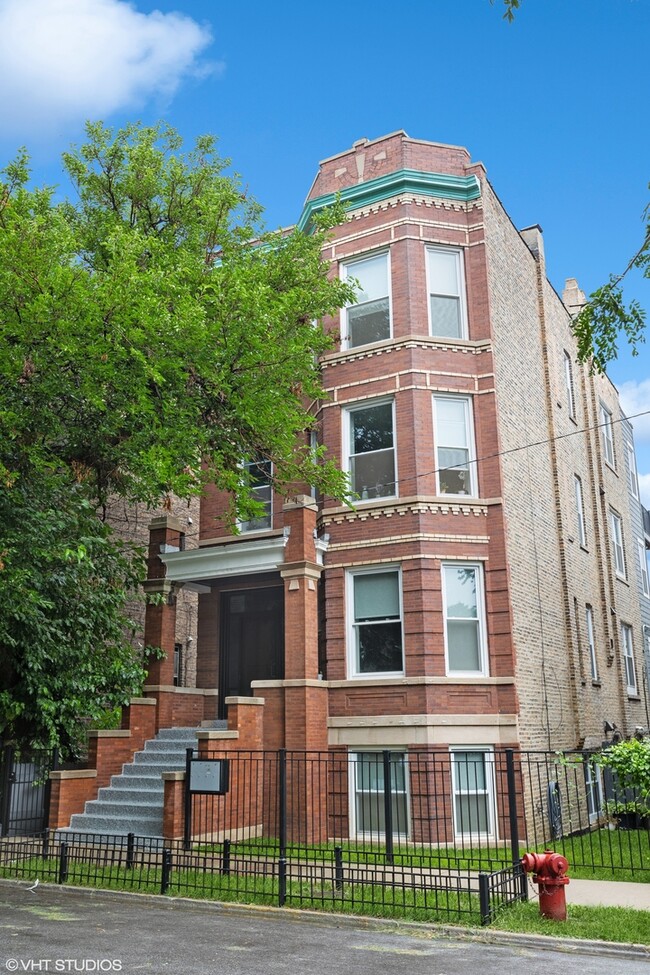 Building Photo - 2234 W Medill Ave Unit 1 Rental