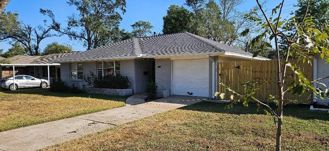 Photo - 4817 Lido Ln