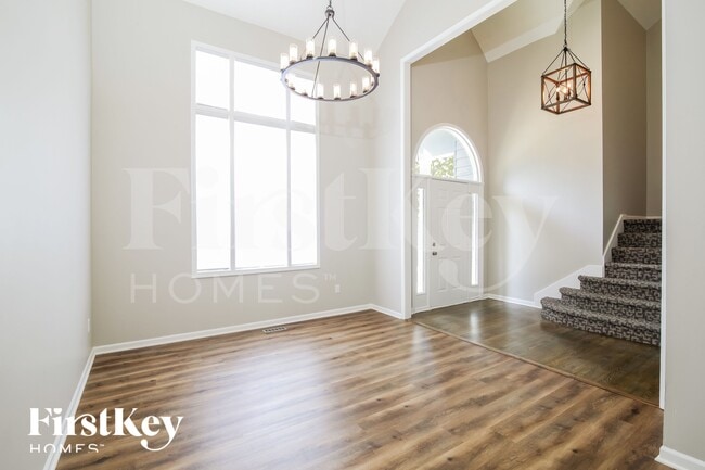 Photo - 15211 Maple St