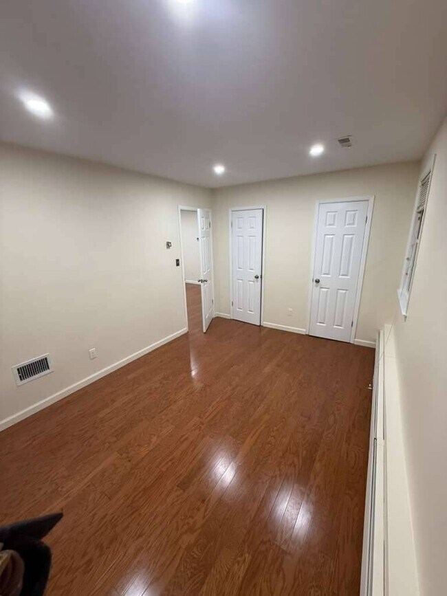 Photo - 67-06 171st St