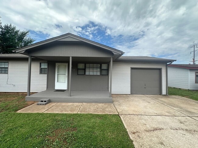 Photo - 3 bed, 1 bath, 1 car garage