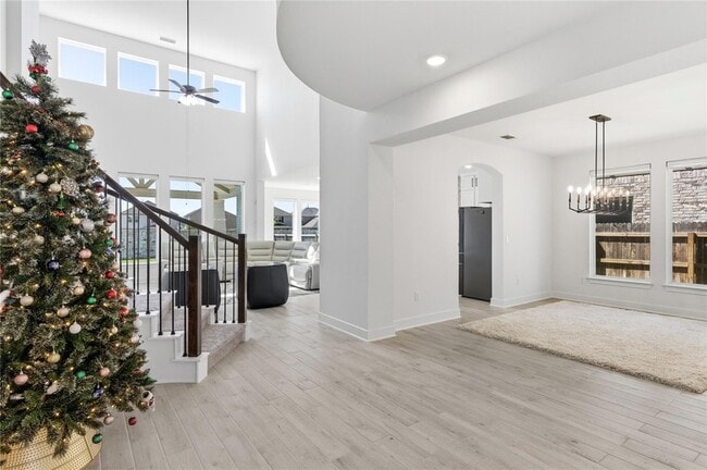 Photo - 396 Hollister Dr