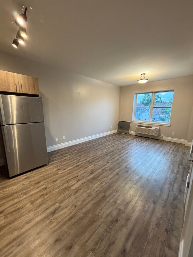 Photo - 106 N Grove St Unit 405