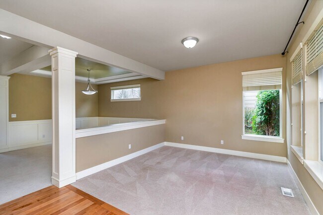 Photo - 5Bd/3Ba Lynnwood Home