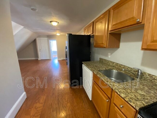 Photo - 44 Floyd St Unit 3 / 3rd Floor