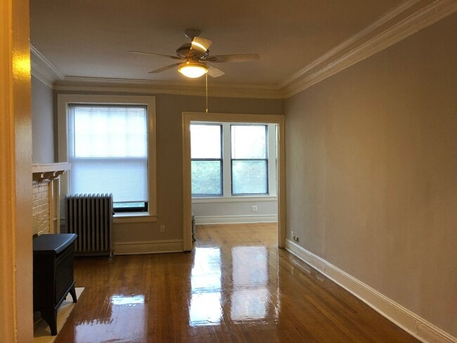 Photo - 1134 W Pratt Blvd Unit 3W
