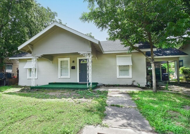 Photo - 3814 Roberts- House