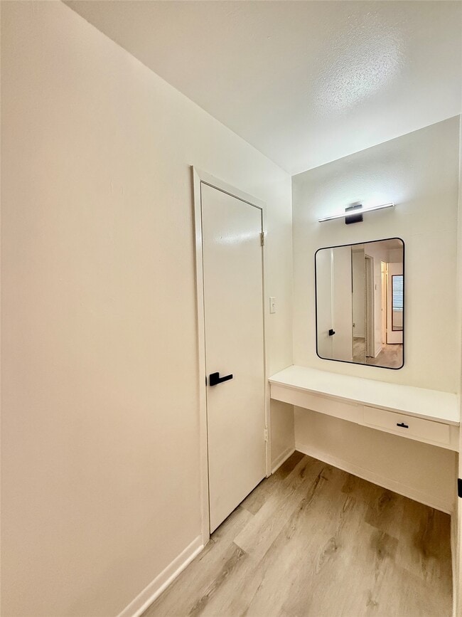 Building Photo - 6401 Skyline Dr Unit 36