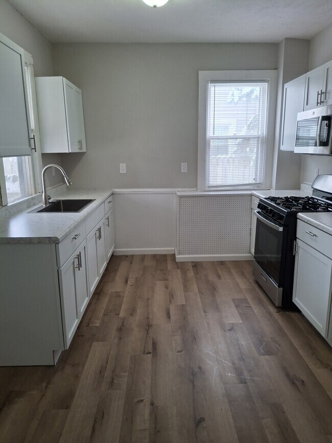 Photo - 913 E Washington St