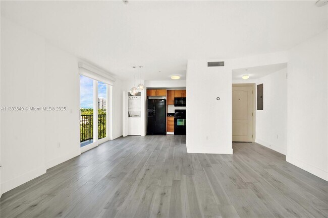 Photo - 2701 SW 3rd Ave Unidad 403