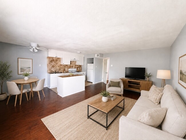Photo - 4624 Bell St Unit 7