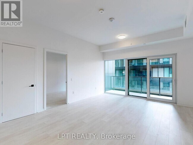 Photo - 1285 Dupont St Unité 501A