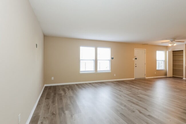 Photo - 2371 Summerwood Ln